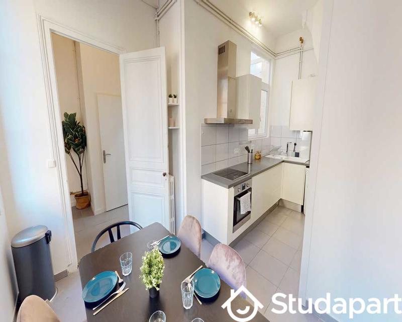 Chambre - 140 m² - 1 pièce