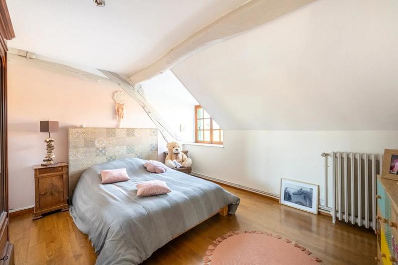 Corps de ferme - 270 m² - 9 pièces