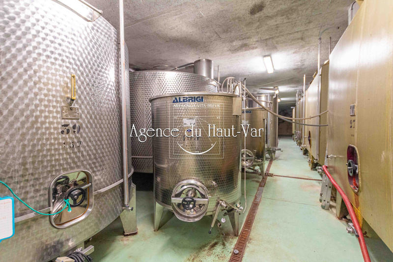 Château - 5 000 m² - 15 pièces