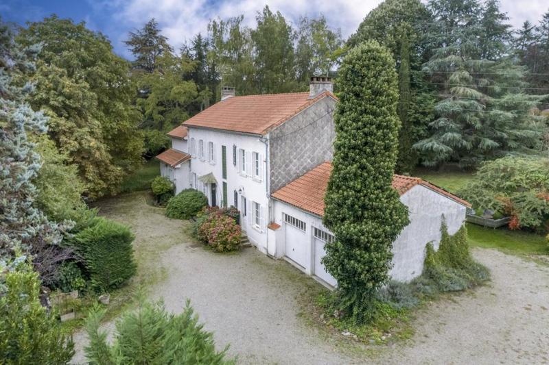 Maison bourgeoise - 407 m² - 12 pièces