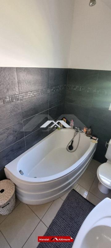 Maison traditionnelle - 75 m² - 4 pièces