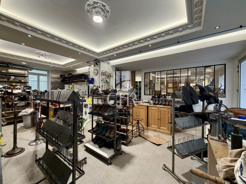 Local commercial - 137 m² - 5 pièces