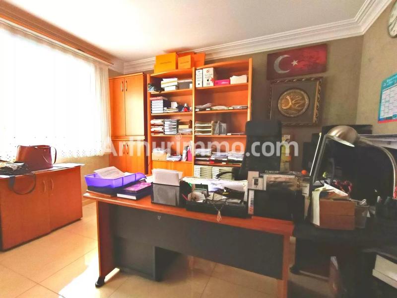 Maison - 280 m² - 6 pièces