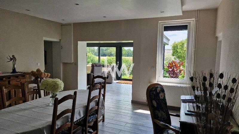 Maison - 210 m² - 9 pièces