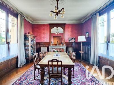 Maison - 256 m² - 9 pièces