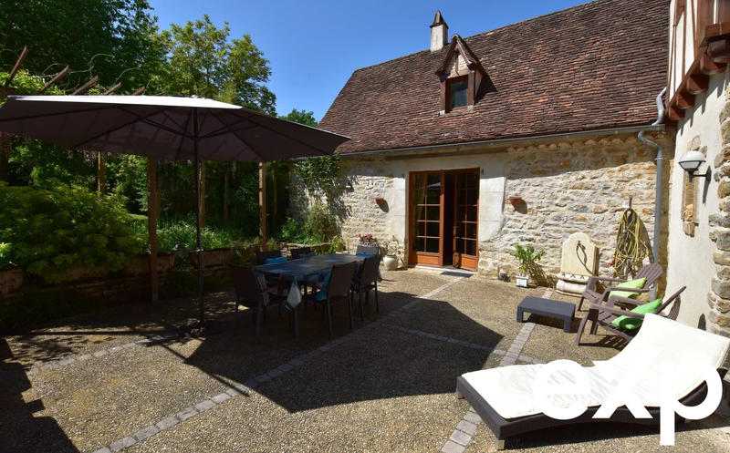 Maison - 340 m² - 10 pièces