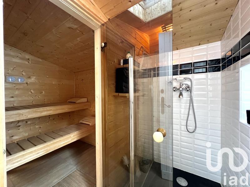 Maison - 200 m² - 7 pièces