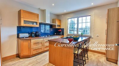 Maison - 180 m² - 6 pièces