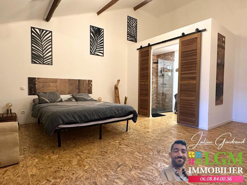 Maison - 218 m² - 6 pièces