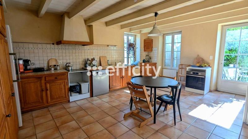 Maison - 210 m² - 5 pièces