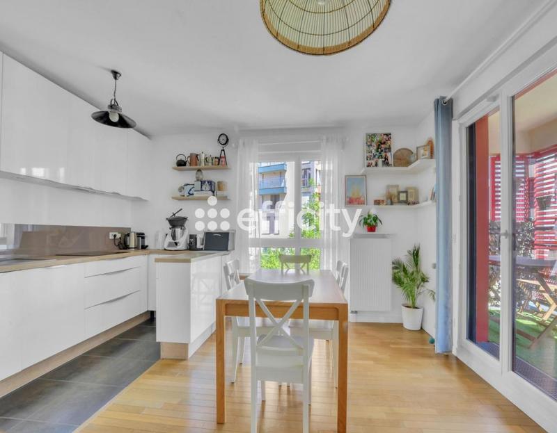 Appartement - 81 m² - 4 pièces