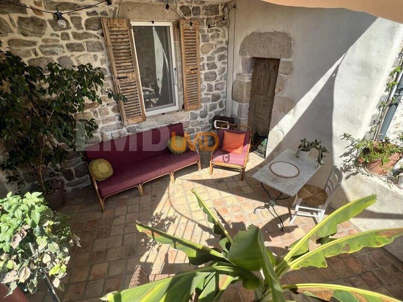 Maison de village - 180 m² - 9 pièces