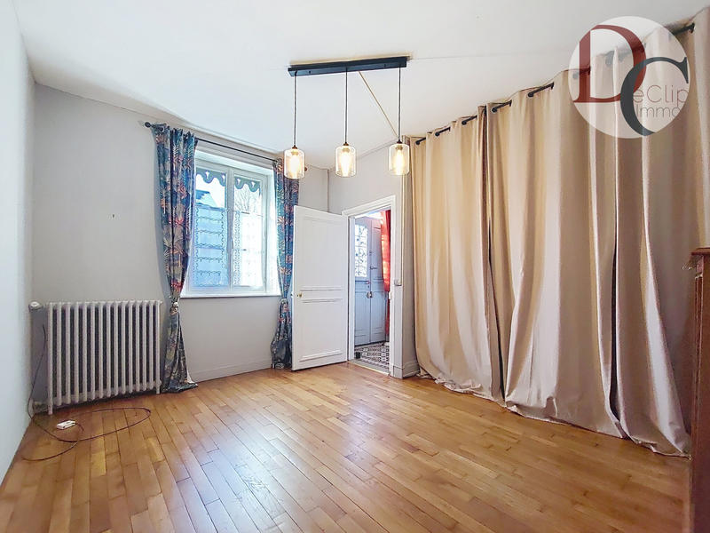 Maison - 95 m² - 5 pièces