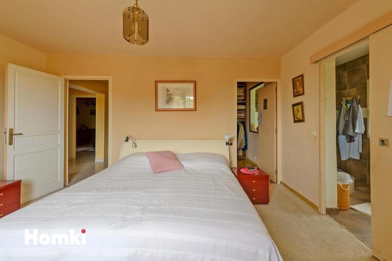 Maison - 394 m² - 12 pièces