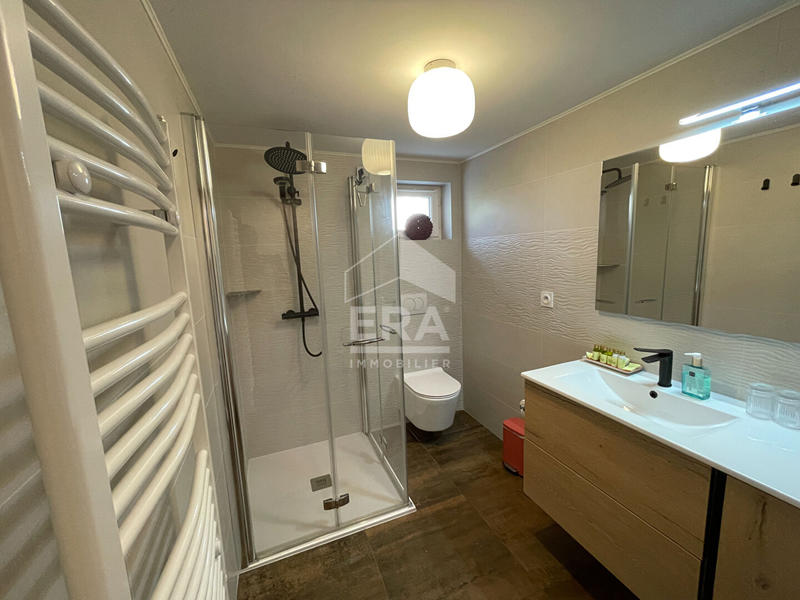 Maison - 224 m² - 7 pièces