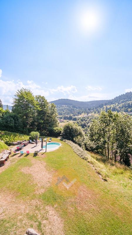 Châlet - 330 m² - 10 pièces