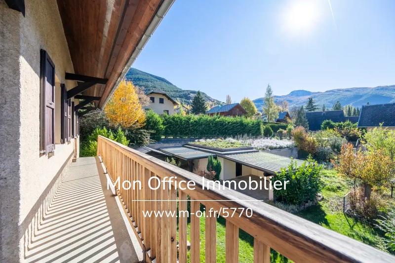 Maison - 210 m² - 7 pièces