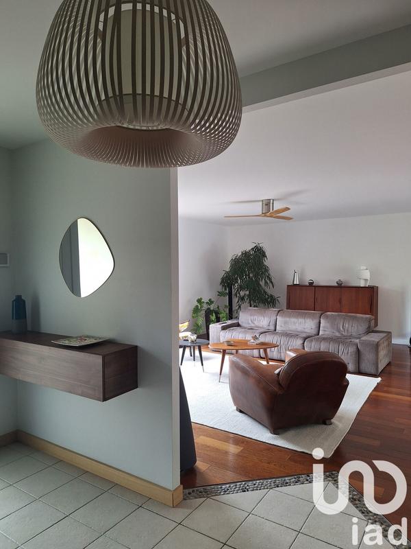 Maison - 250 m² - 8 pièces