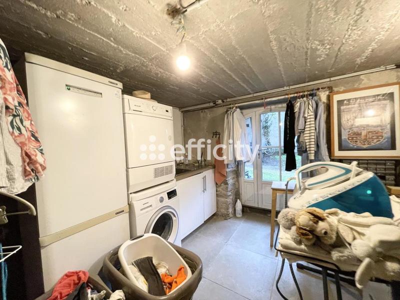 Demeure - 255 m² - 11 pièces