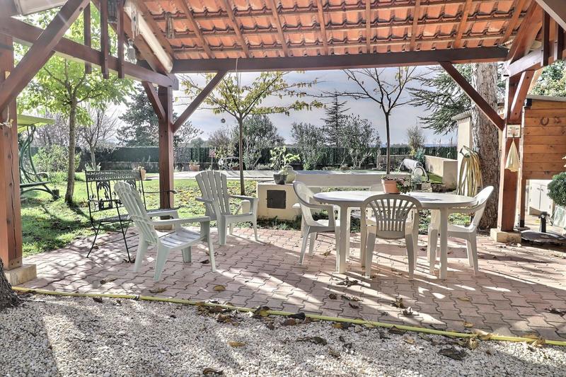 Villa - 180 m² - 6 pièces