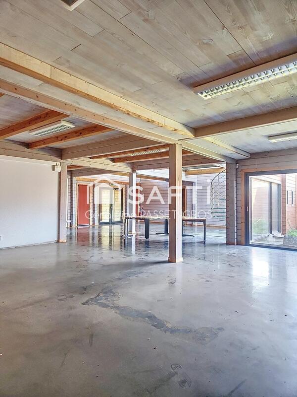 Local commercial - 457 m² - 12 pièces