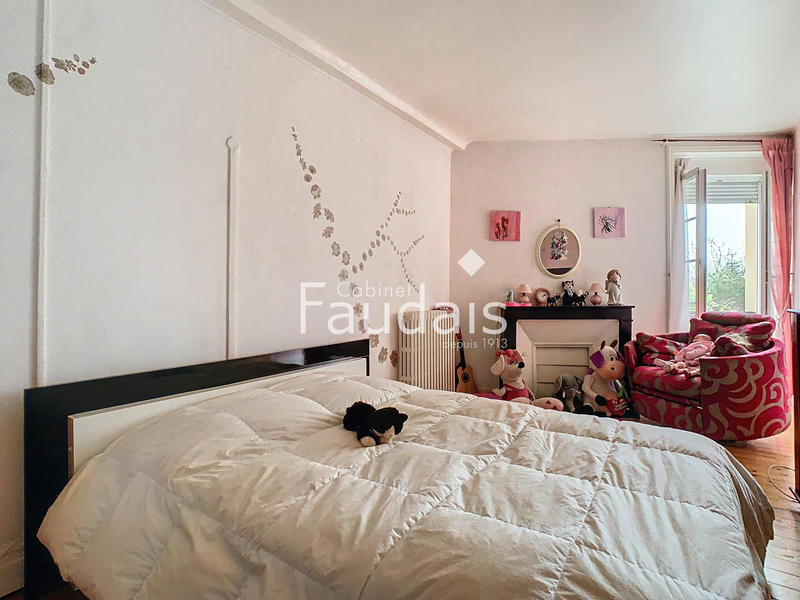 Maison - 248 m² - 10 pièces