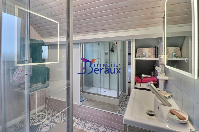 Maison - 151 m² - 7 pièces