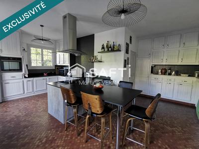 Maison - 300 m² - 11 pièces