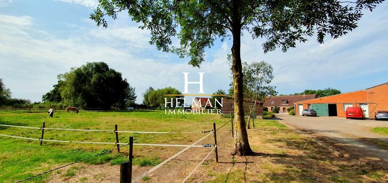 Maison - 536 m² - 16 pièces