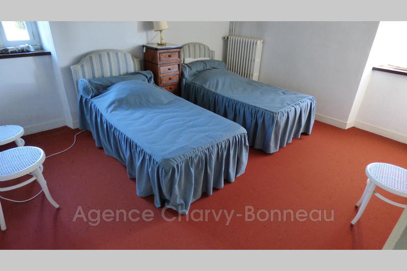 Propriété - 213 m² - 7 pièces