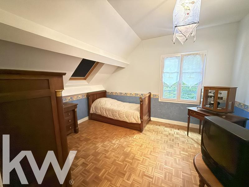 Maison - 219 m² - 7 pièces