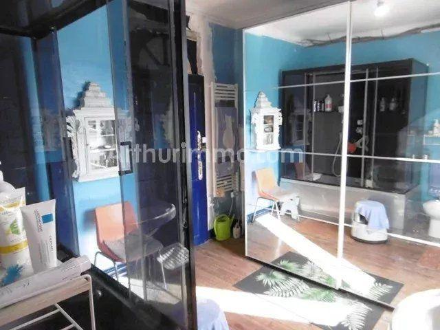 Maison - 270 m² - 12 pièces