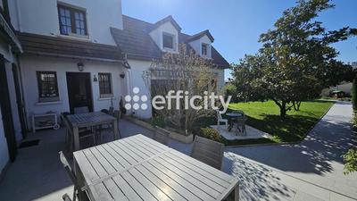 Maison - 233 m² - 8 pièces