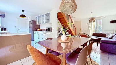 Maison - 83 m² - 5 pièces