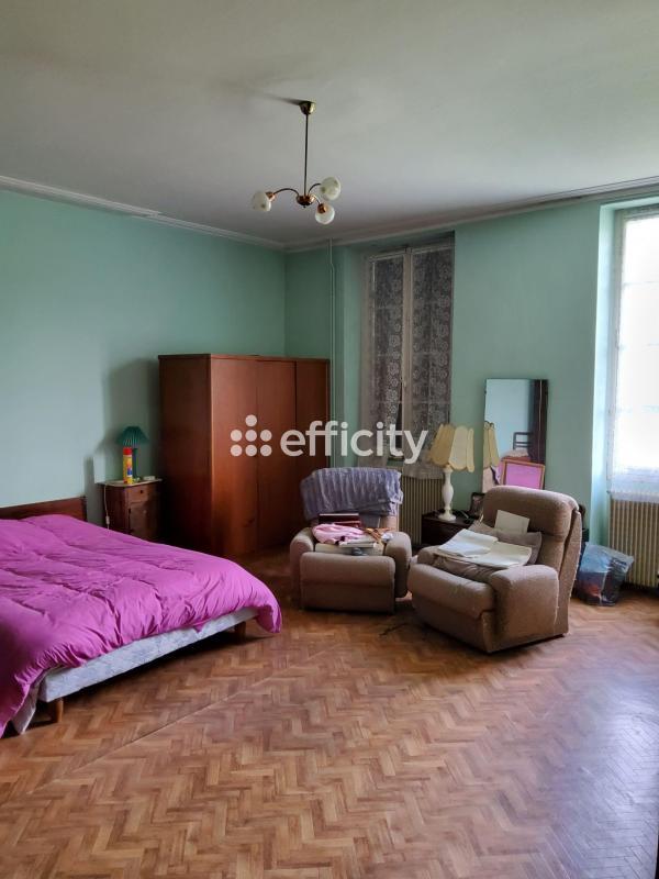 Maison - 230 m² - 5 pièces