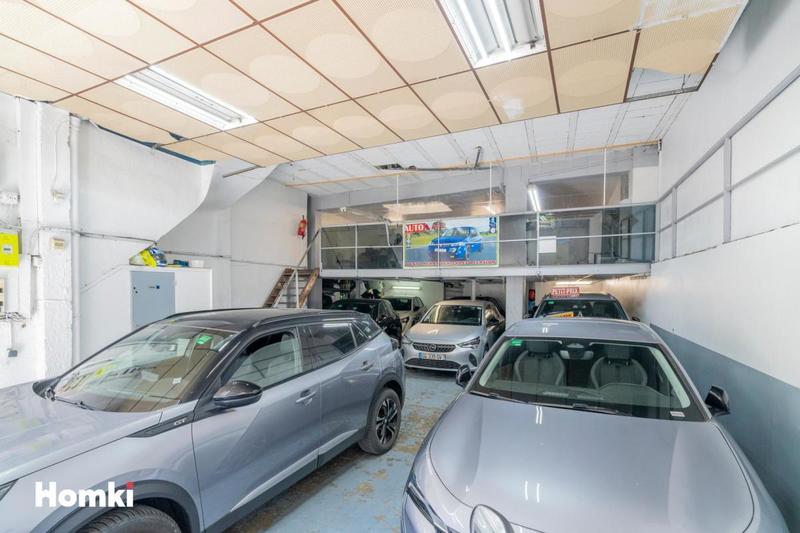 Local commercial - 300 m² - 6 pièces