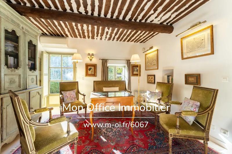 Propriété - 426 m² - 12 pièces