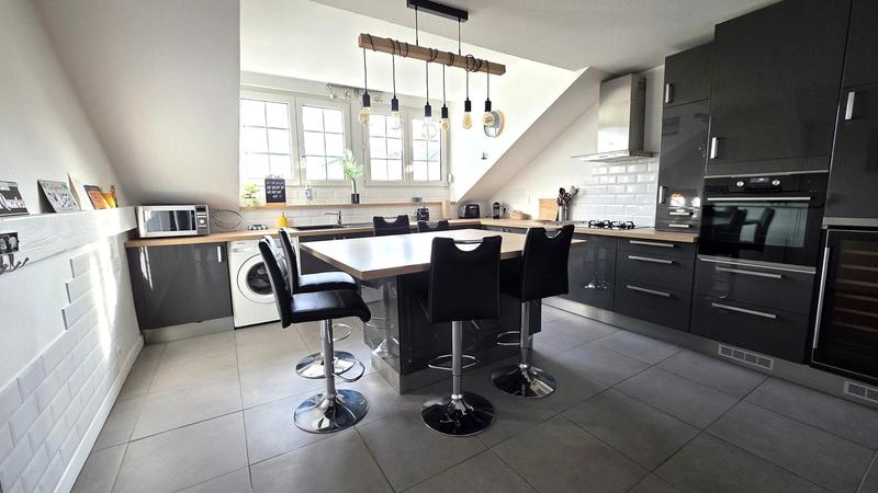 Appartement - 122 m² - 4 pièces