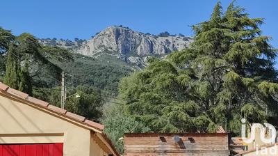 Maison - 104 m² - 4 pièces