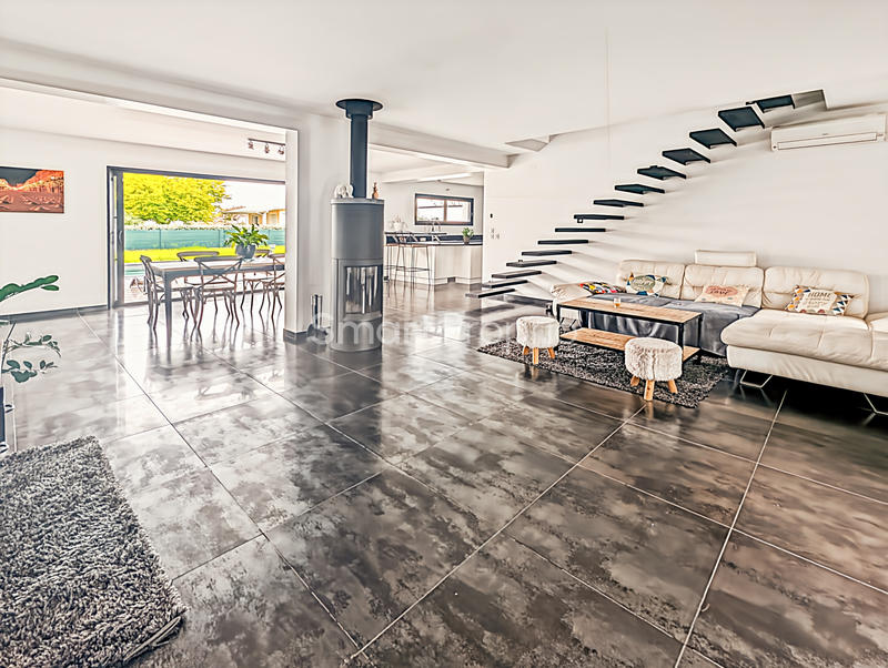 Villa - 165 m² - 6 pièces