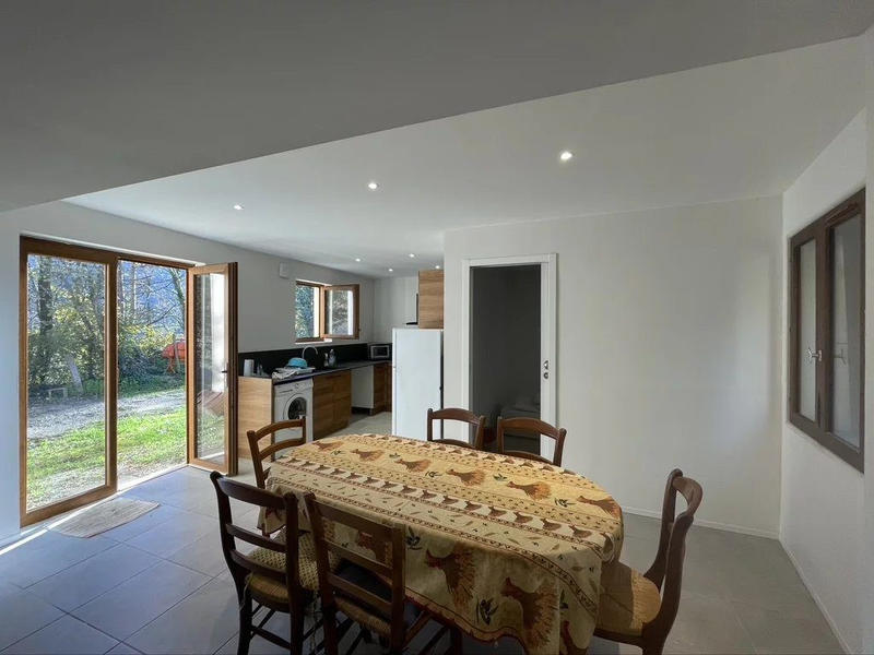 Maison - 288 m² - 11 pièces