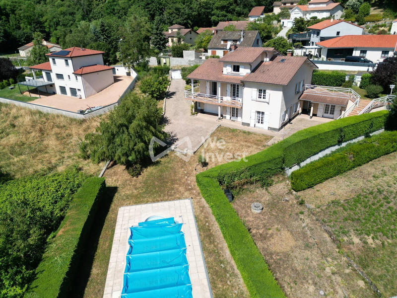Villa - 192 m² - 8 pièces
