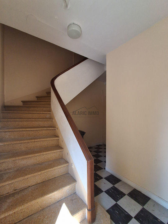 Maison - 950 m² - 42 pièces