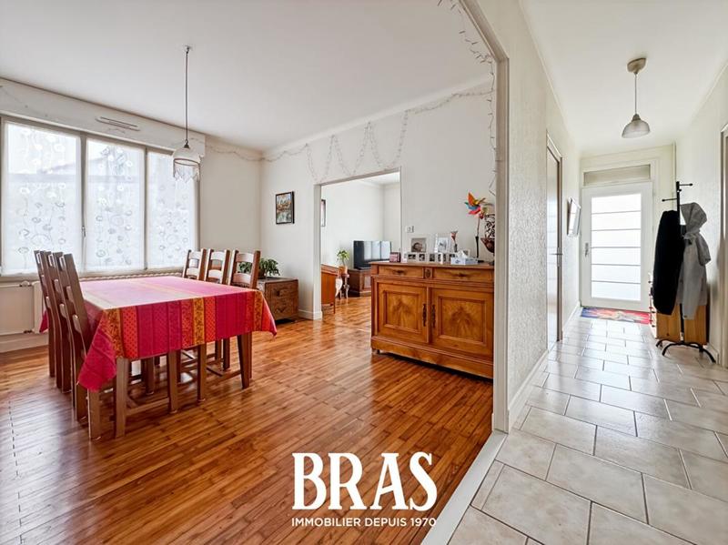 Maison - 160 m² - 10 pièces