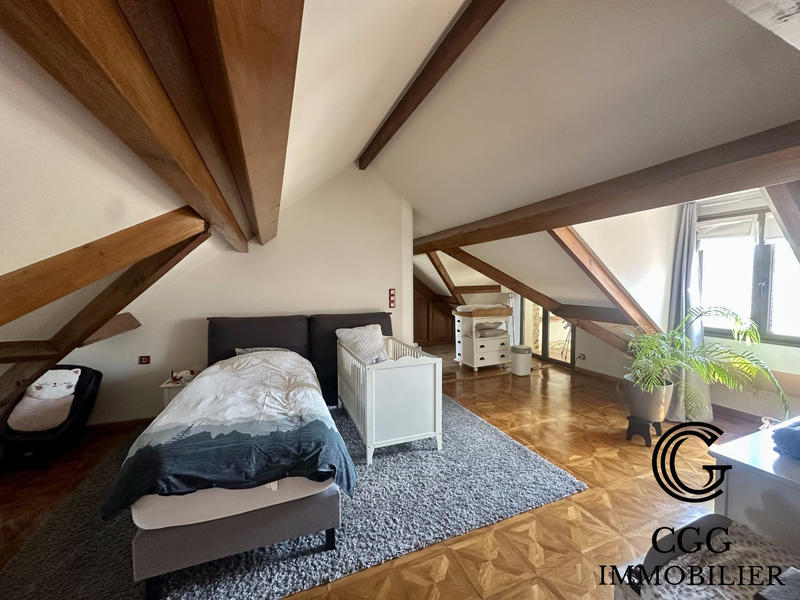 Maison - 223 m² - 6 pièces