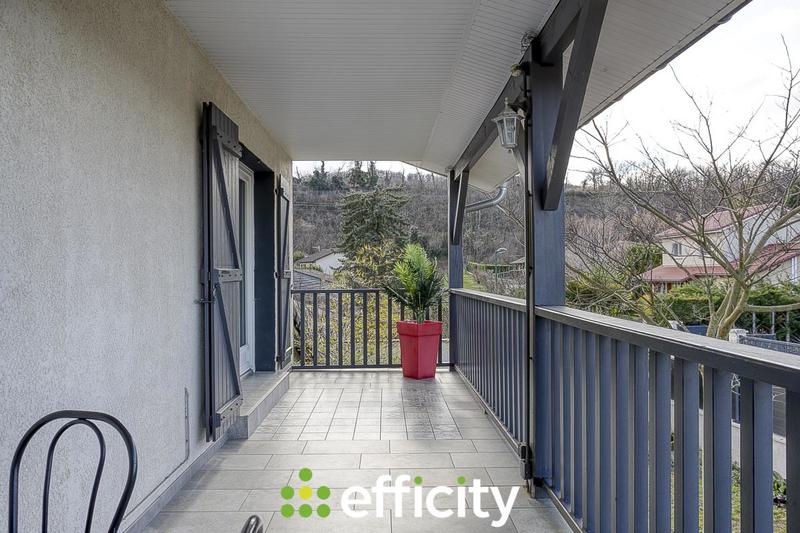 Villa - 235 m² - 9 pièces