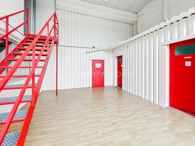 Entrepôt - 1 541 m² - 9 pièces