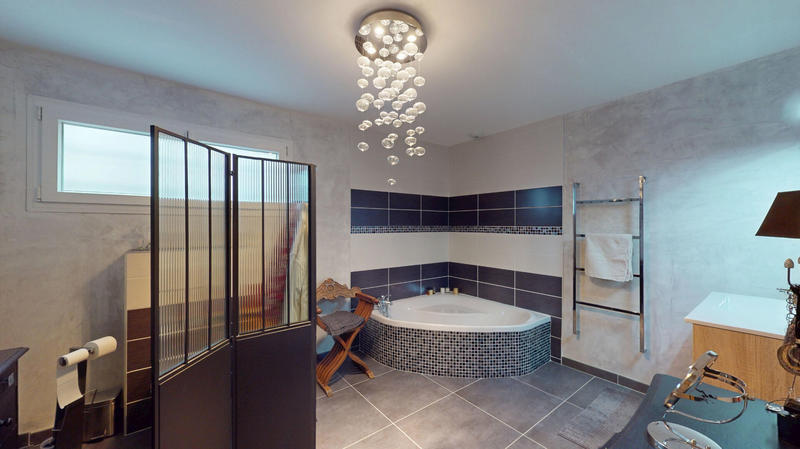 Maison - 160 m² - 6 pièces