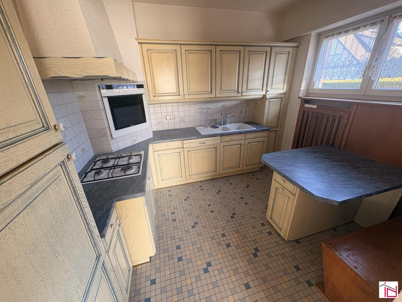 Maison - 185 m² - 6 pièces