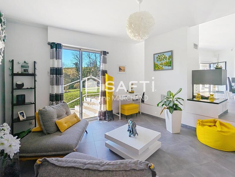 Villa - 264 m² - 9 pièces